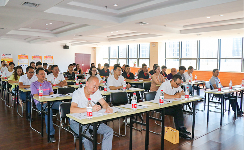 熱烈祝賀正?！吨圃煨推髽I(yè)生產(chǎn)運作管理》專題公益講座在溫州成功舉辦