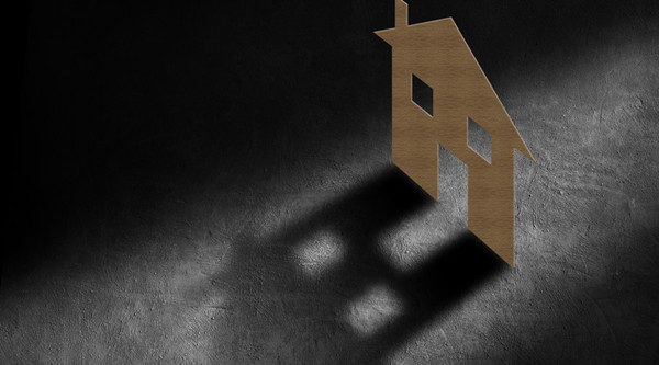 重慶傳統(tǒng)行業(yè)塌方，罪魁禍?zhǔn)拙故欠績r(jià)？