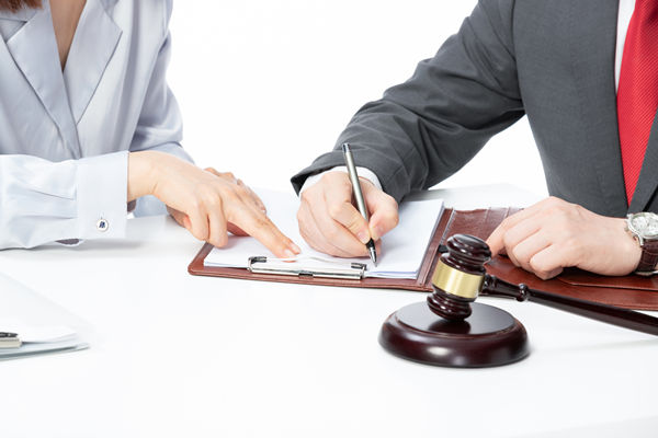 集團法務合規(guī)管控：保障企業(yè)合法權(quán)益，降低法律風險