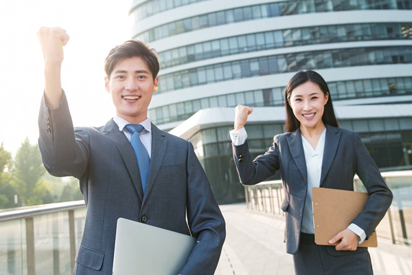 集團(tuán)管控：統(tǒng)一策略、優(yōu)化運(yùn)營(yíng)、提升效率