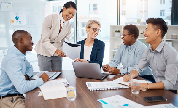 多元化與包容性：構(gòu)建多元人才隊伍，推動組織創(chuàng)新