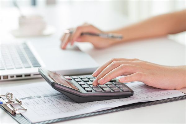 如何科學(xué)設(shè)定預(yù)算目標以最大化企業(yè)資源利用效率？