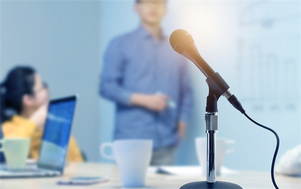 企業(yè)文化如何深度融合HR管理，增強(qiáng)團(tuán)隊凝聚力？