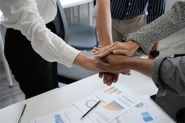 跨國(guó)企業(yè)薪酬設(shè)計(jì)挑戰(zhàn)：如何跨越地域差異？