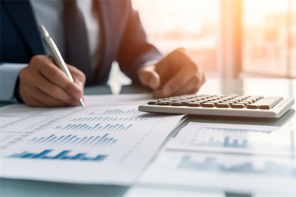 初創(chuàng)企業(yè)如何設定合理的薪酬策略吸引人才？