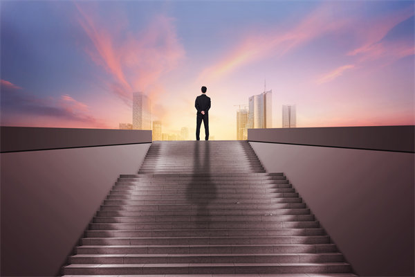 組織規(guī)劃中的關(guān)鍵角色定位與職責(zé)分配策略是什么？