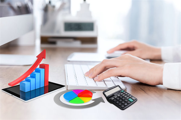 行業(yè)變革下，薪酬調(diào)整策略如何緊跟市場(chǎng)步伐？