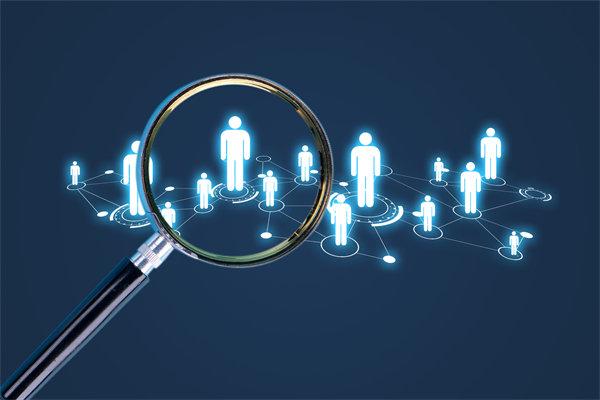 如何平衡長期戰(zhàn)略規(guī)劃與短期預(yù)算目標(biāo)的矛盾與沖突？