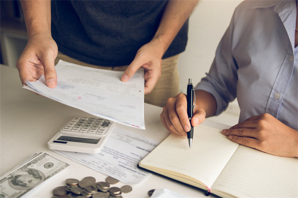 績效不佳員工的薪酬調(diào)整策略：如何既公平又有效？