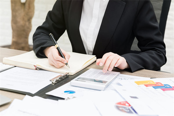 集團(tuán)如何通過管控優(yōu)化實(shí)現(xiàn)成本降低與效益提升？