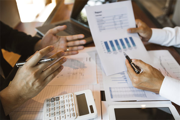 薪酬結(jié)構(gòu)如何平衡固定與浮動部分，激勵員工績效？