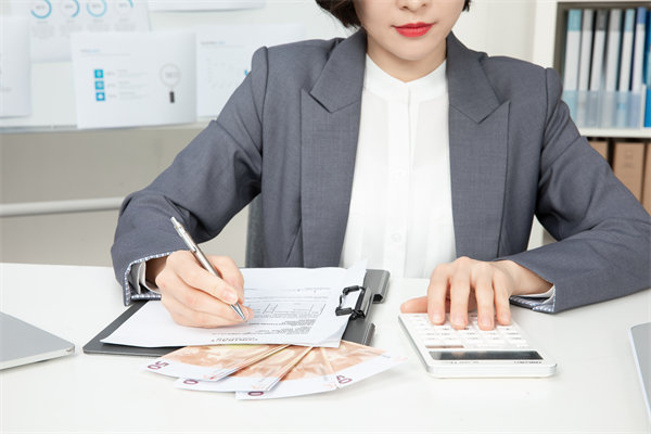 企業(yè)戰(zhàn)略轉型的關鍵成功因素與風險規(guī)避策略何在？