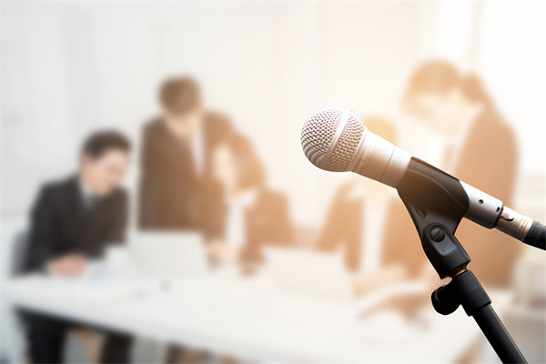 年度經營計劃中的員工培訓與發(fā)展計劃如何設計？