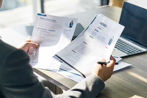 招聘過(guò)程中，如何平衡能力與潛力，篩選最佳候選人？