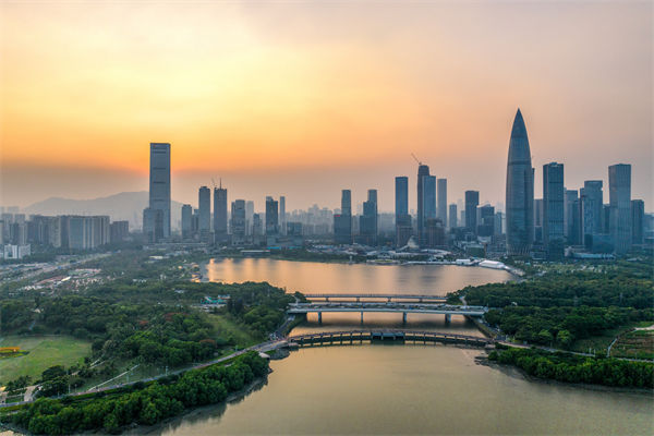 深圳集團(tuán)管控咨詢公司如何助力企業(yè)實(shí)現(xiàn)高效集權(quán)與分權(quán)？