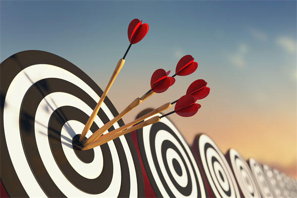 在全球化競爭中，企業(yè)如何制定有效的戰(zhàn)略管理策略？