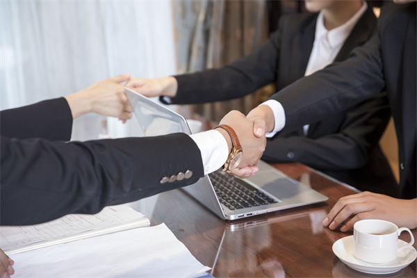 如何通過績效咨詢提升企業(yè)的整體運(yùn)營效率？