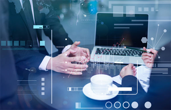 品牌戰(zhàn)略管理中，如何有效應(yīng)對(duì)市場變化與消費(fèi)者需求？