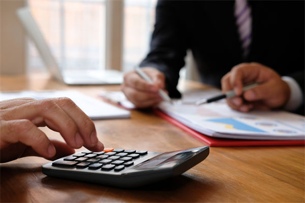 風(fēng)險(xiǎn)評(píng)估與應(yīng)對(duì)：組織規(guī)劃中如何預(yù)見并減輕潛在問題？