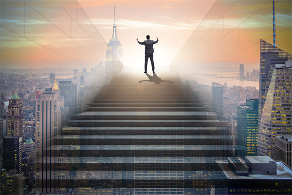 在年度經(jīng)營計劃中，如何設定既實際又挑戰(zhàn)性的目標？