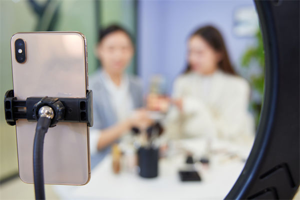 超200名國(guó)家一級(jí)演員開始做直播，精益生產(chǎn)怎么看？