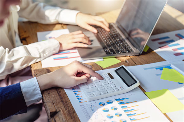 榴蓮價格暴跌50%，有人買了50箱，預(yù)算管理怎么看？